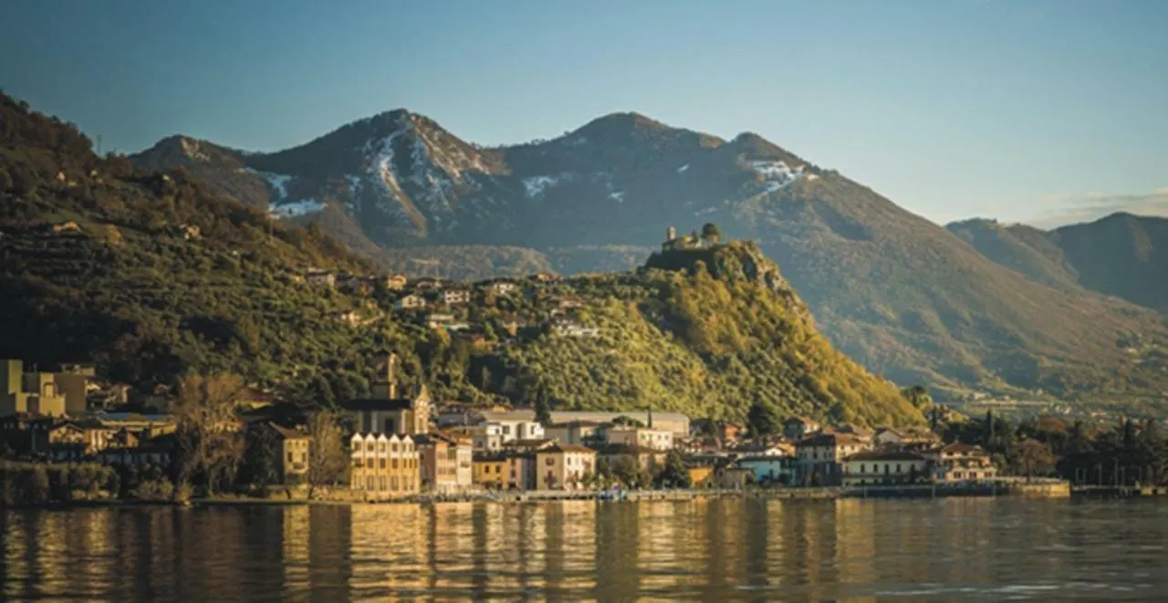 Villa Serioli Marone Italia